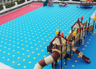 China Fácil instale o jardim de infância modular que pavimenta bens nenhum anti inflar da lama fábrica